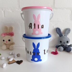 Bucket with lid