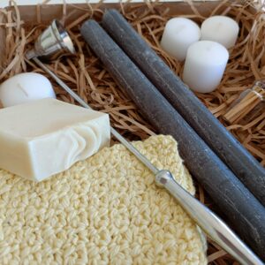 Candle lover’s gift hamper